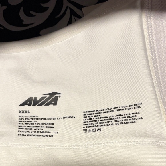 NWT ! Avia Classic White Cross Back Sports Bra - Picture 3 of 6